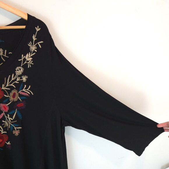 Caite Women's Black Embroidered Long Sleeve Dress - Picture 3 of 11